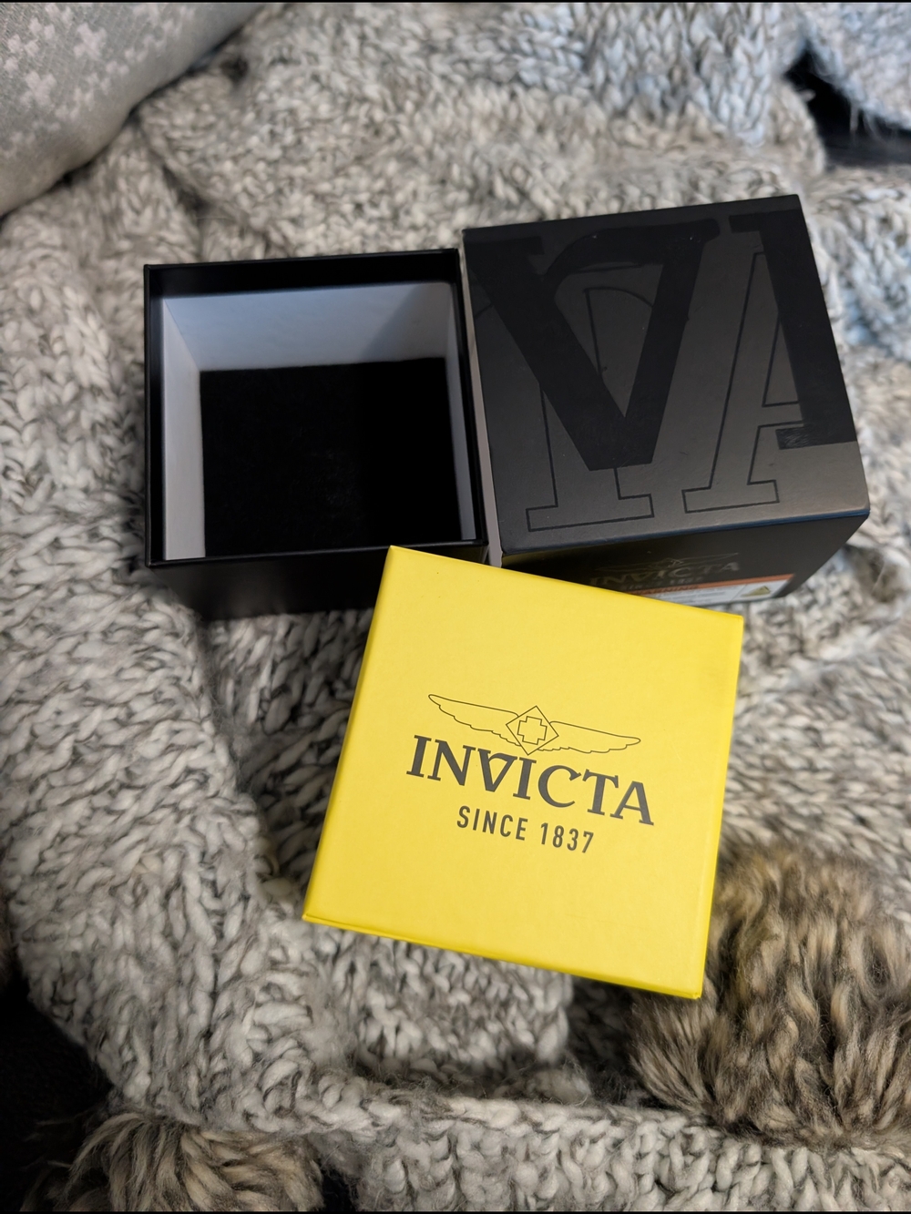 Invicta S Men's Gold-Tone Stainless Bracelet Watch Black Dial Quartz Water-Res - Picture 5 of 6